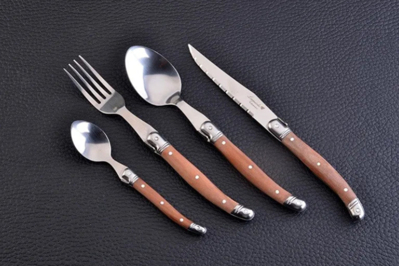 Stainless steel 24pcs cutlery set with polished finish and wooden handles 