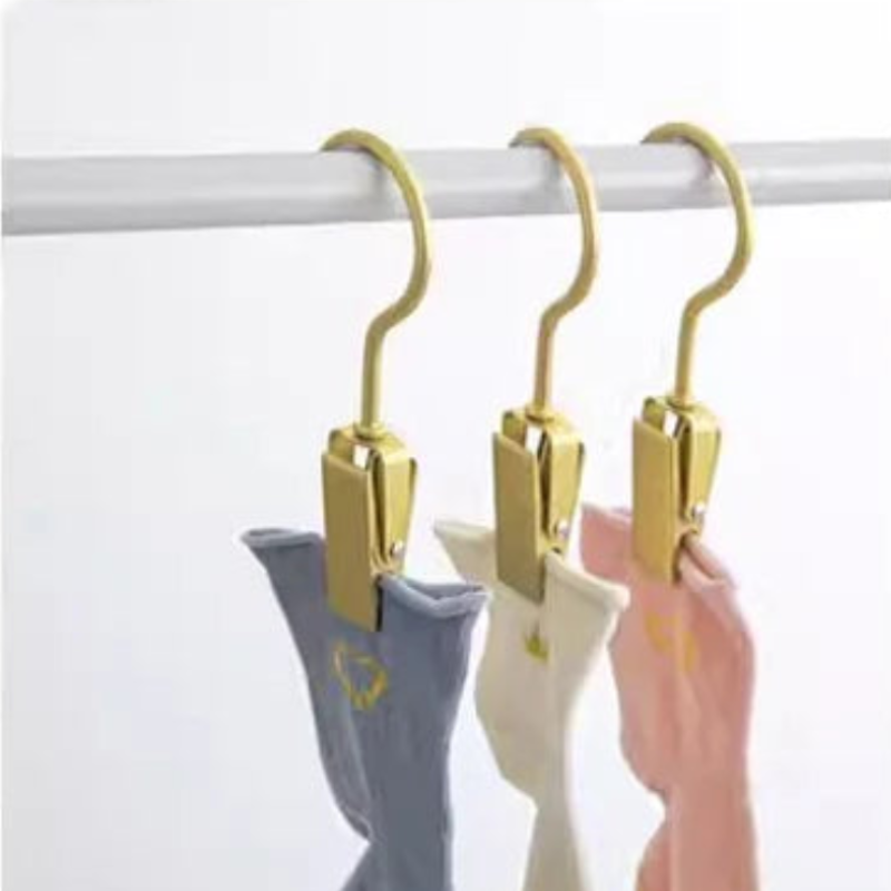 Multifunctional hook clip