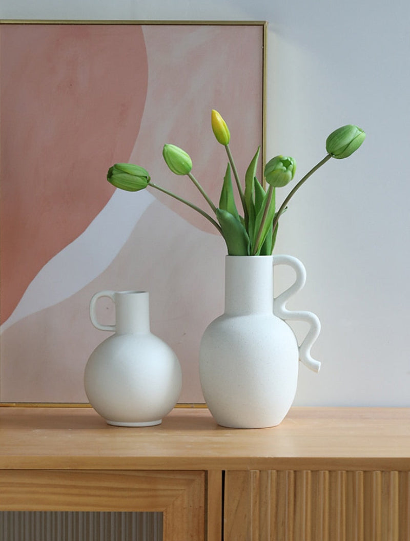 Pablo Curved Ceramic Vase