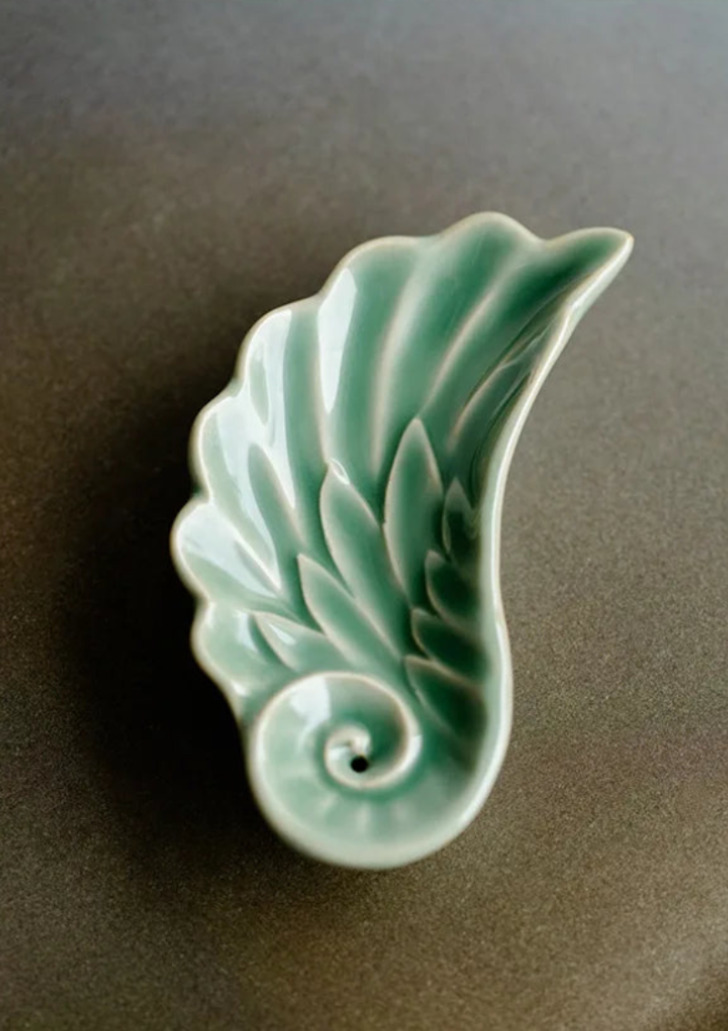 Kiln glazed Celadon Incense Insert Holder Embossed Leaf Feather Ceramic Aromatherapy holder incense holder Creative Teahouse Ornament