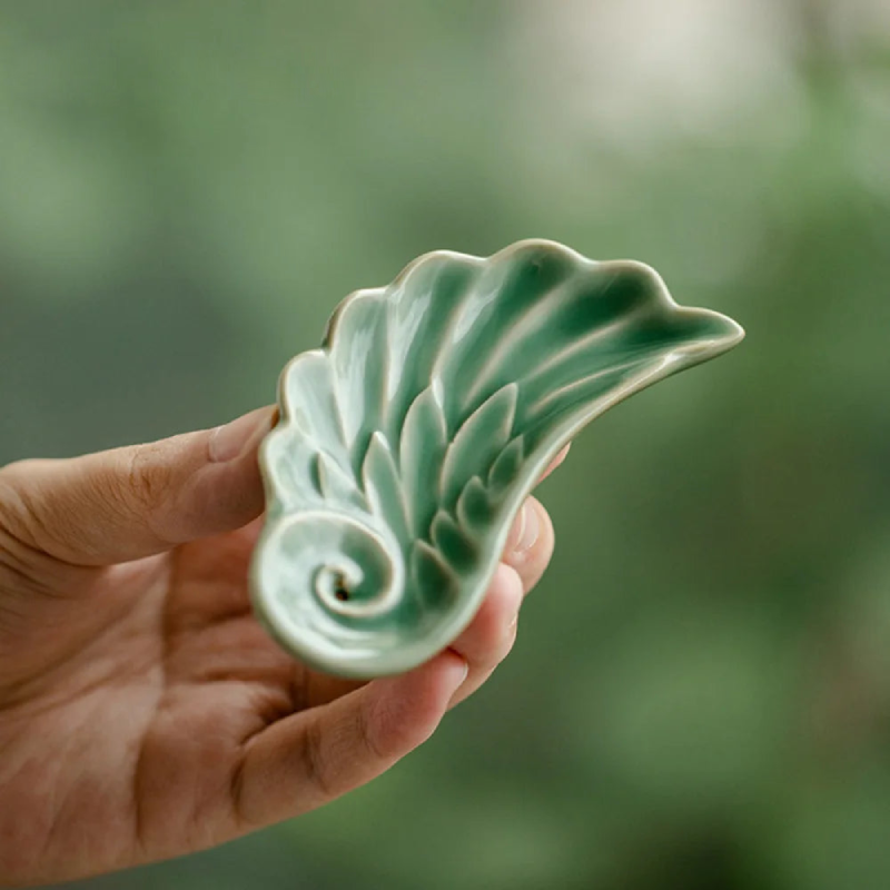 Kiln glazed Celadon Incense Insert Holder Embossed Leaf Feather Ceramic Aromatherapy holder incense holder Creative Teahouse Ornament