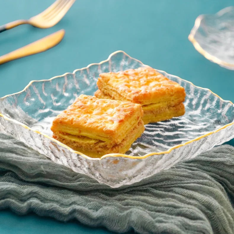 Elegant clear textured dessert plate with gold inlay for desserts appetizers