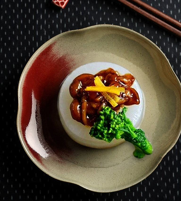 Japanese Style Handmade Ceramic Red Dye-Stained Petal-Shaped Plate