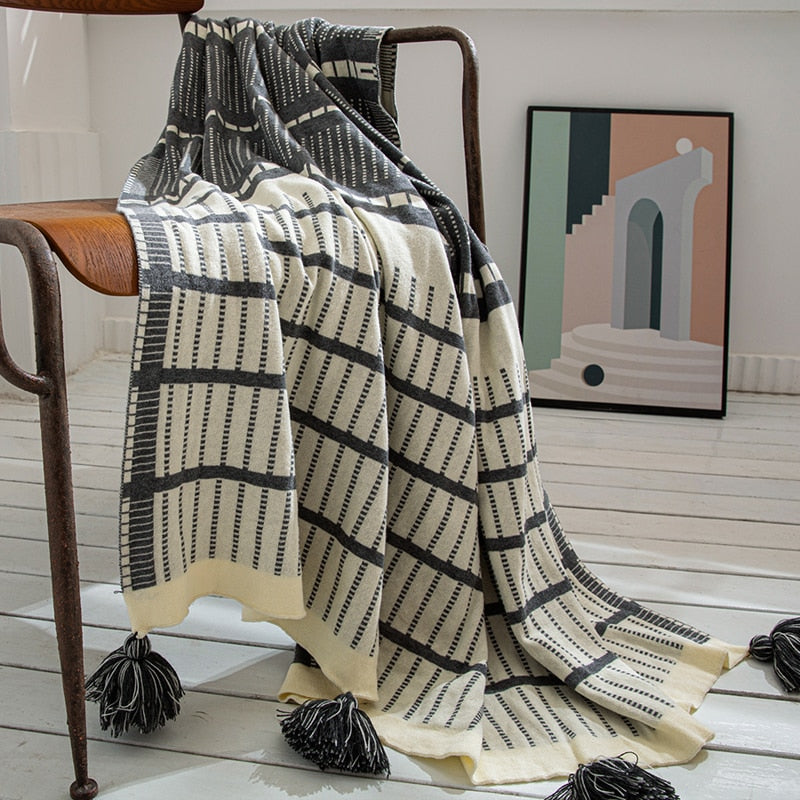 Soft and Warm Geometric Tassel Edges Cotton Throw Blanket