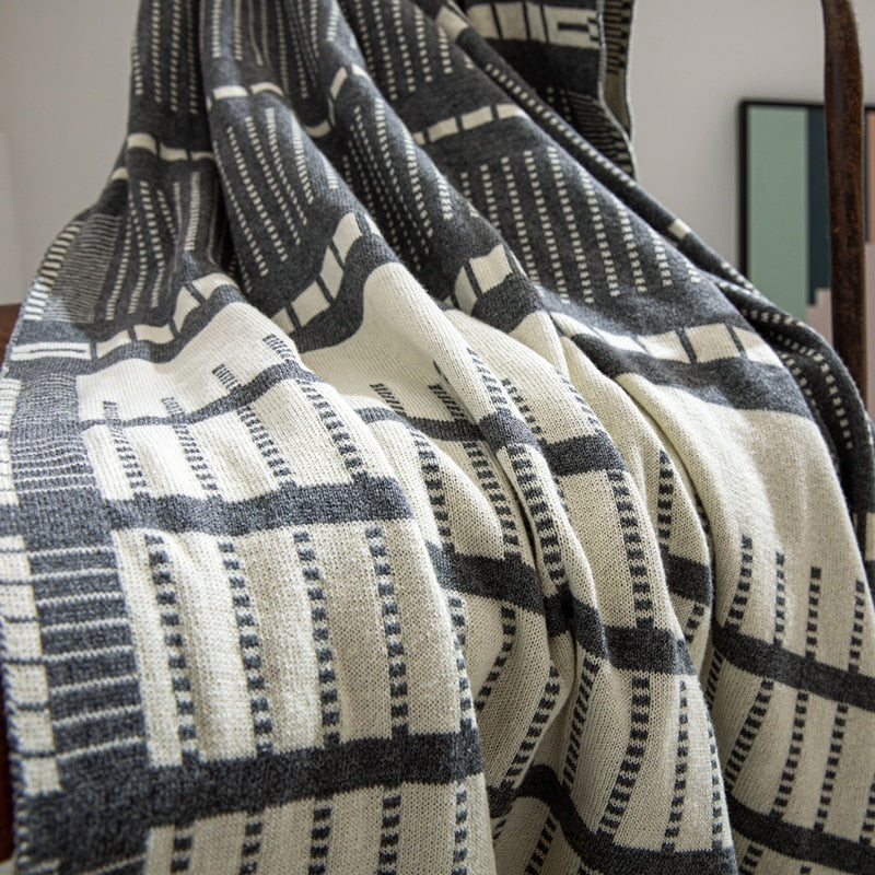 Soft and Warm Geometric Tassel Edges Cotton Throw Blanket