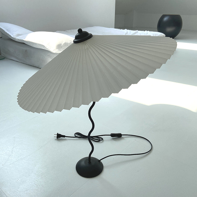 Iron Design Umbrella Table Lamp Bedside Lamp 