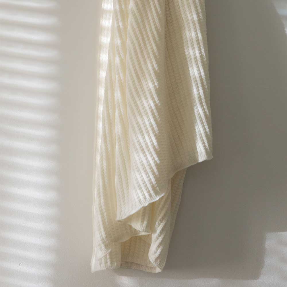 Acrylic Single Color Throw Blanket Knitted Design White