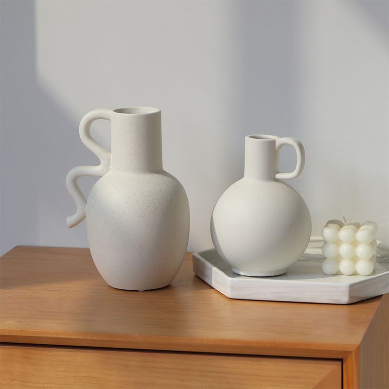 Pablo Curved Ceramic Vase