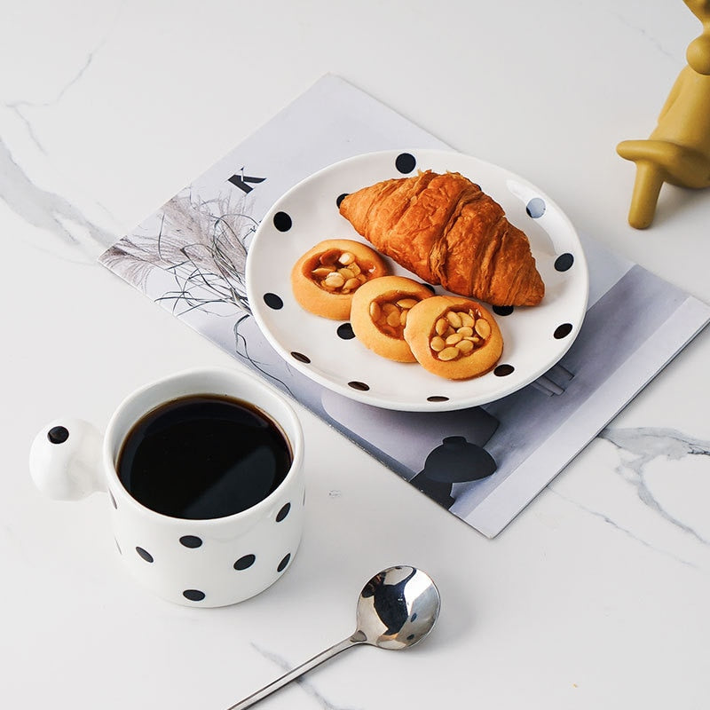 Creative Ceramic Cups With Saucers