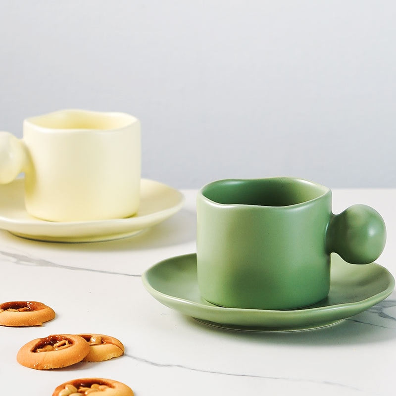 Creative Ceramic Cups With Saucers