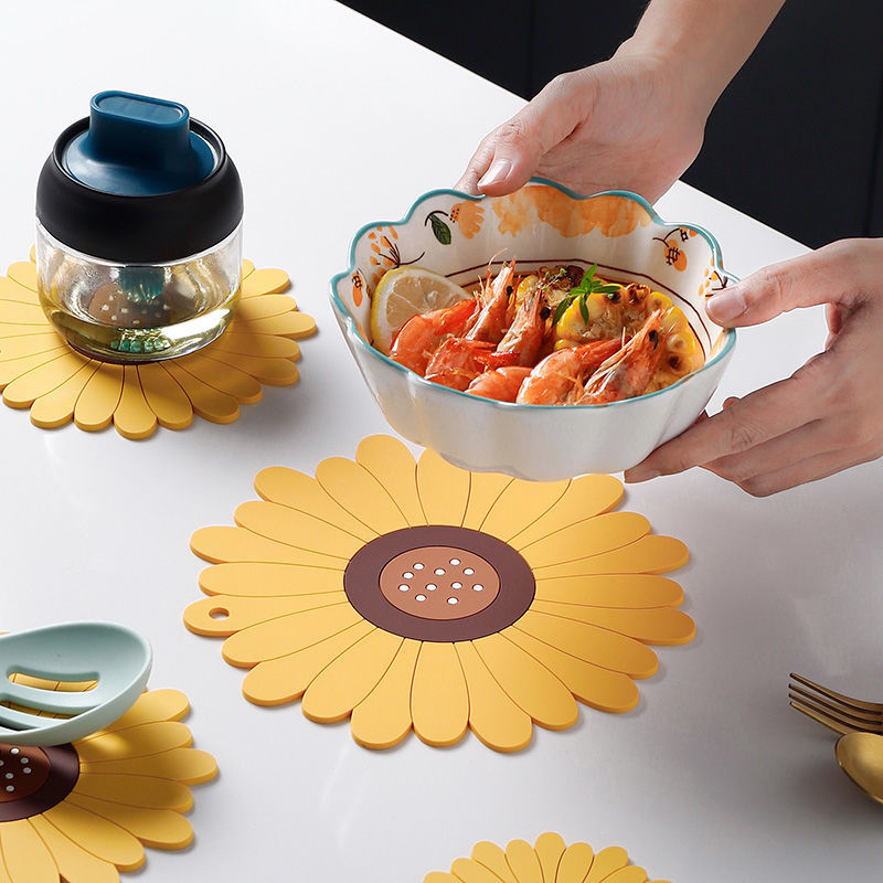 Yellow and Brown Silicone Sunflowers Shape Table Coaster