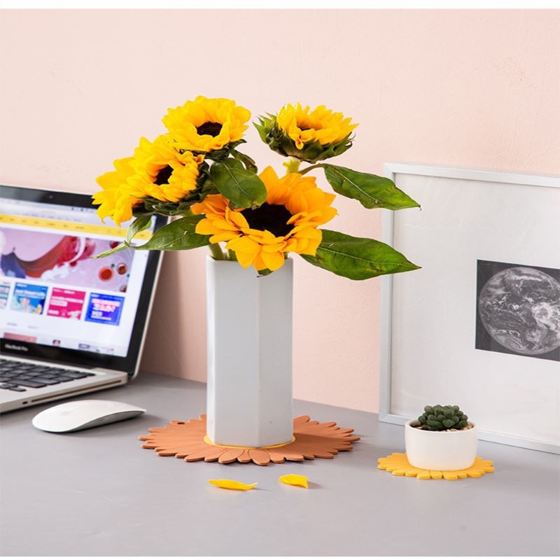 Yellow and Brown Silicone Sunflowers Shape Table Coaster