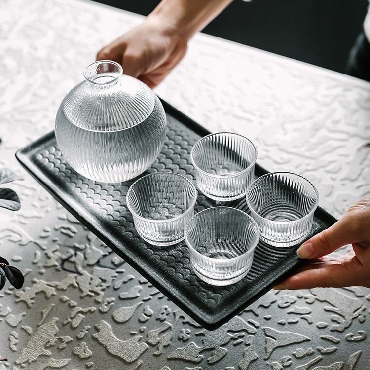 round textured vertical stripe sake pot and cups