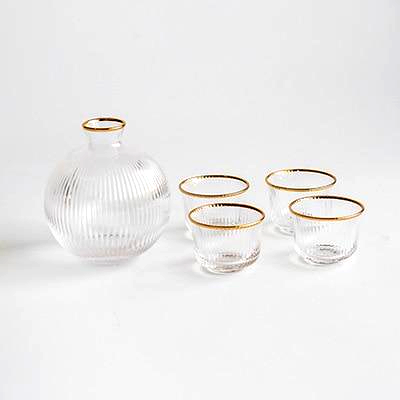 round textured vertical stripe with gold mouth trimming sake pot and cups