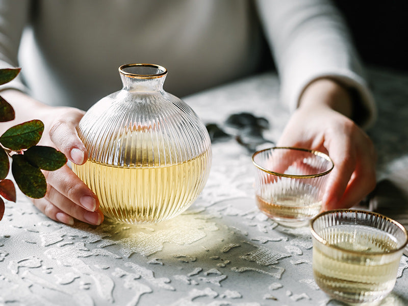 round textured vertical stripe with gold mouth trimming sake pot and cups