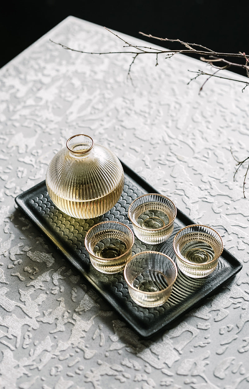 round textured vertical stripe with gold mouth trimming sake pot and cups